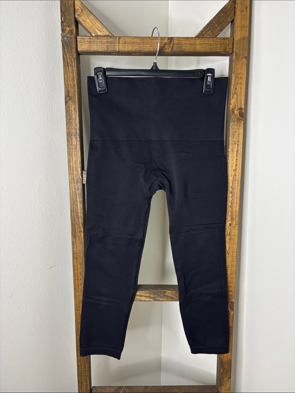 SPANX Black High-Waist Capri Leggings Size 1X